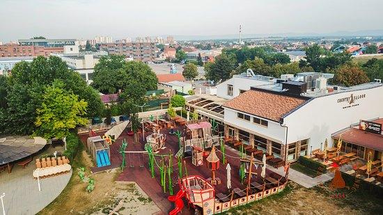 COUNTRY SALOON Senec