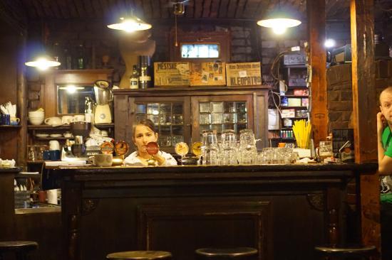 Mirror Pub & Bilbova Nora