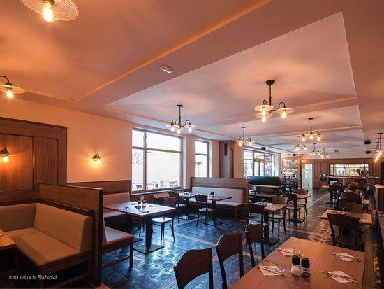 Vylazená restaurace & pivnice Ve Dvoře