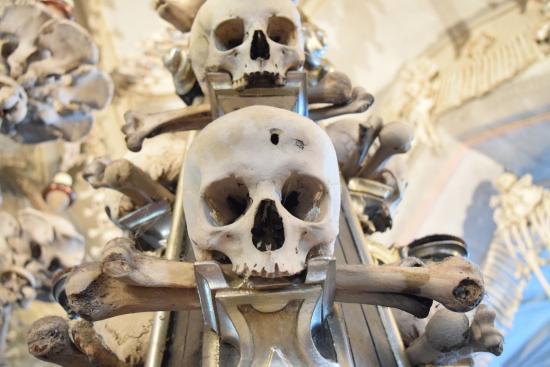 Kostnice / Hřbitovní kostel Všech svatých