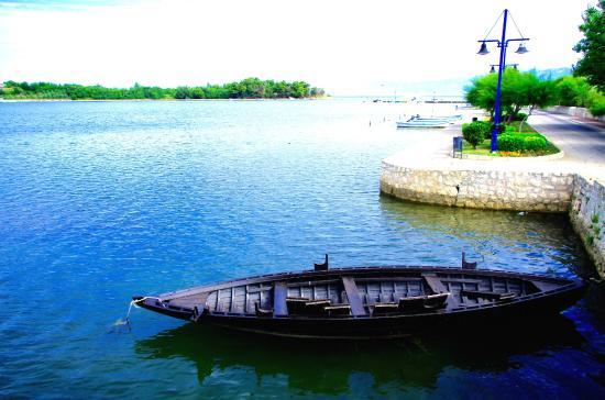 Stará chorvatská loďka Condura Croatica