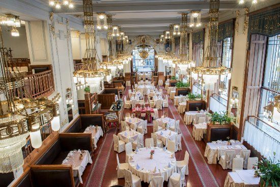 Francouzska restaurace Art Nouveau