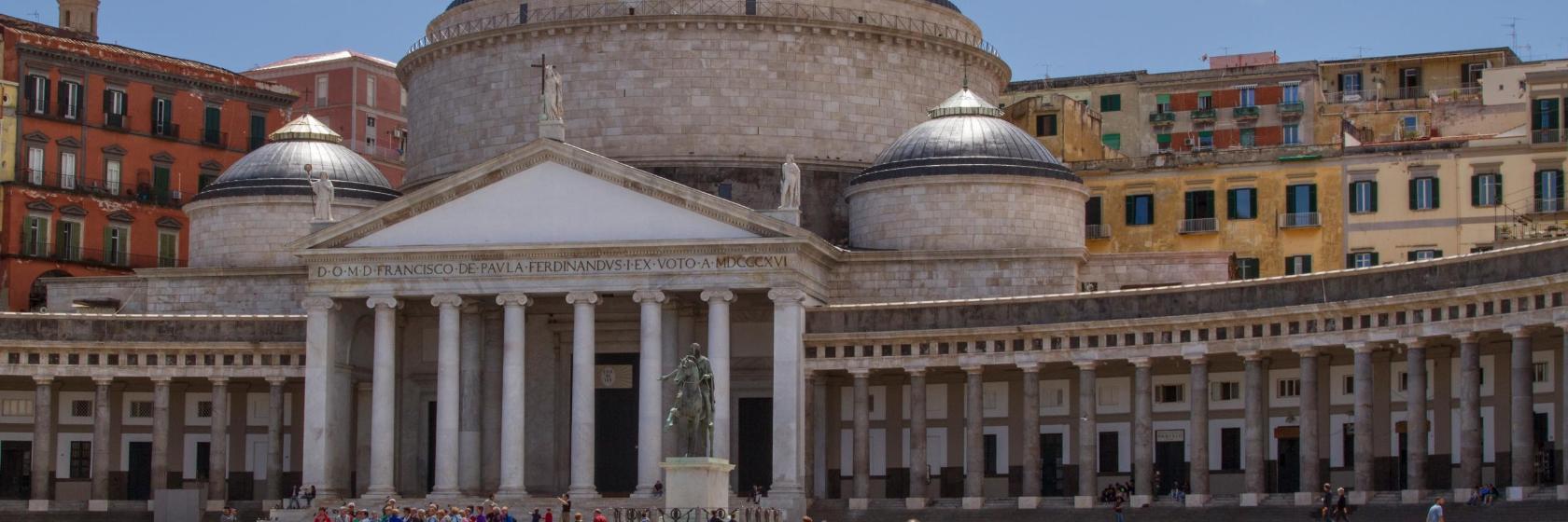 Náměstí Piazza del Plebiscito